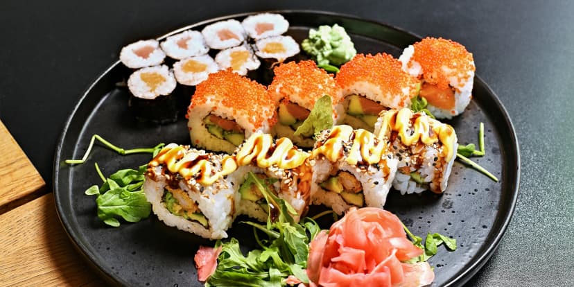 Sushi v Bali Bali u metra Křižíkova: maki, nigiri, california i losos, sety s 8 až 40 ks