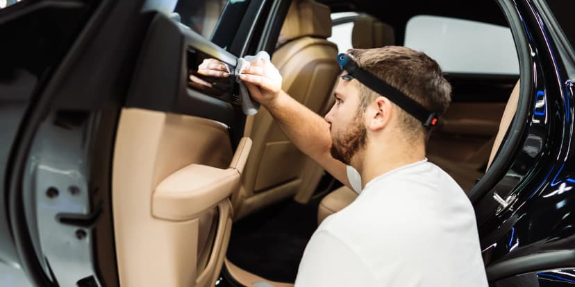 Čištění auta: interiérové i kompletní balíčky vč. tepování sedaček a mytí karoserie