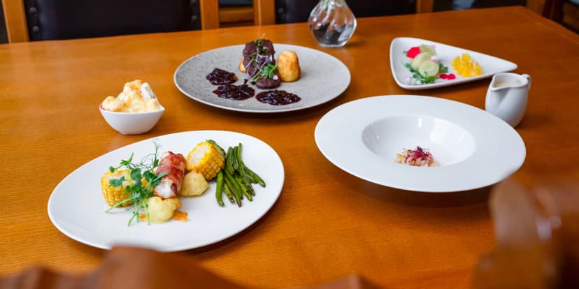 Pětichodové degustační menu v zámecké restauraci pro 2 osoby