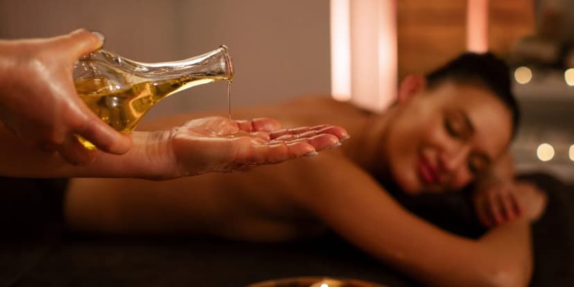 Celotělová relaxační masáž arganovým krémem pro uvolnění i hydrataci