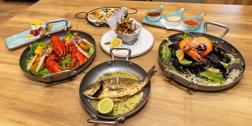Degustační menu středomořské pánve - mix grill, vč. amuse bouche a dezertu