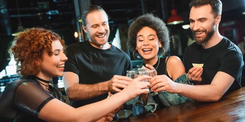 Pronájem baru: voucher na drinky, hry i vodnice až pro 50 osob