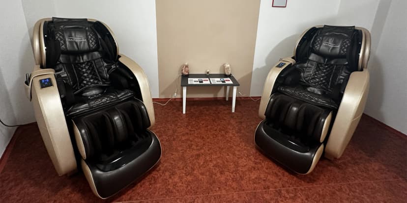 30min. soukromá relaxační masáž v masážních křeslech pro 2 osoby