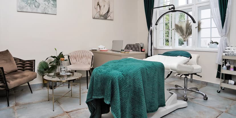 Základní kosmetické ošetření, Kobido masáž i kombinace obojího: 60–70 min.