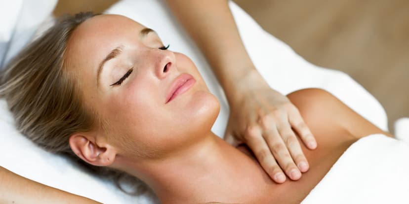 Dvouhodinový Geen Detox Ritual: očista organismu, masáž, peeling i zábal