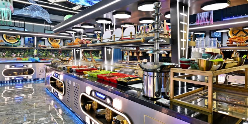 Nová all you can eat restaurace přímo na Václavském náměstí: sushi, wok i BBQ