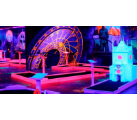Unikátní black light adventure minigolf | Slevomat
