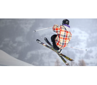 Skok do air bagu na lyžích nebo snowboardu | Slevomat