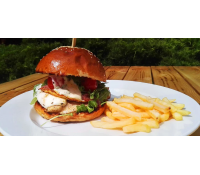 Kuřecí burger + hranolky | Slevomat