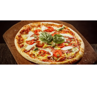 Pizza pečená na kameni 32cm pro dva | Slevomat