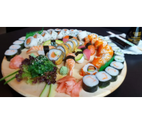 Set s 28 kousky sushi | Slevomat